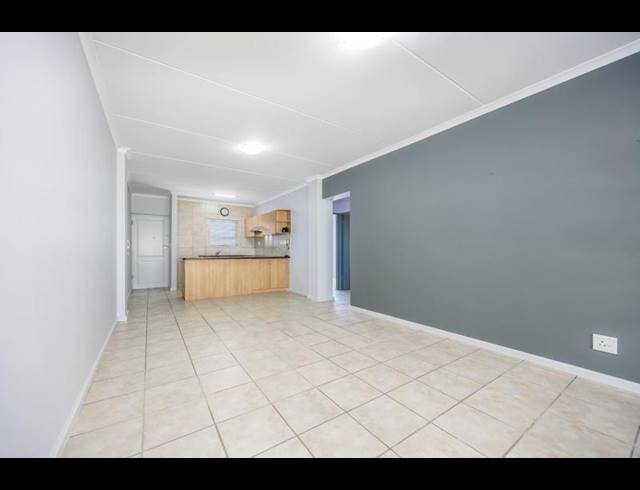 2 BEDROOM PROPERTY TO RENT IN VREDEKLOOF EAST